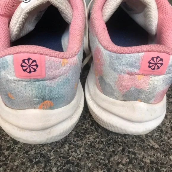 Nike Multicolor Running Shoes - Picture 2 of 13